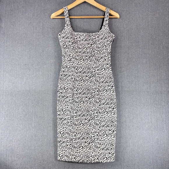 Diane Von Furstenberg Dresses & Skirts - Diane von Furstenberg Sheath Dress Womens Size 2 Black White Bridget Snake Wave